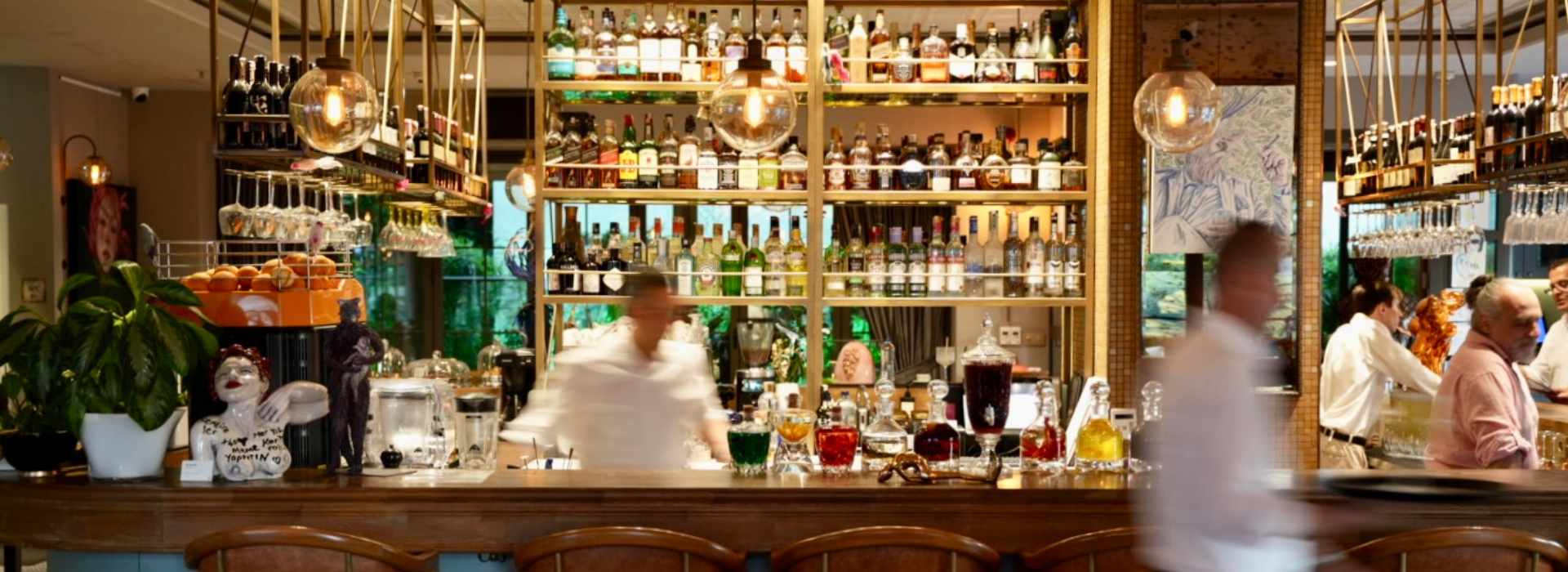 Restaurant & Bar