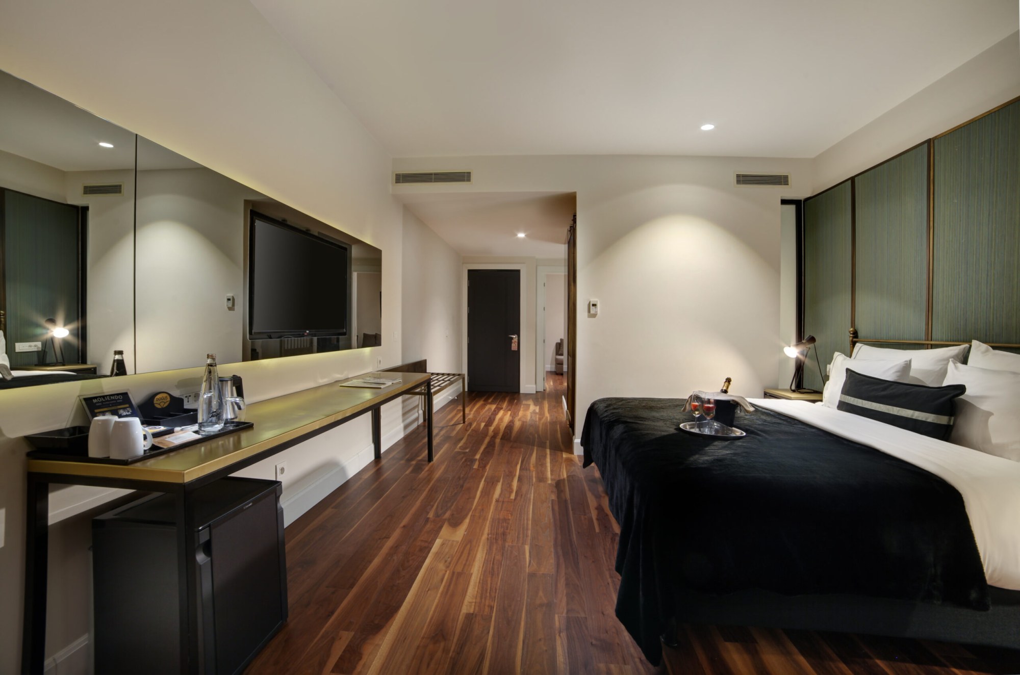 Marina Deluxe Room 6