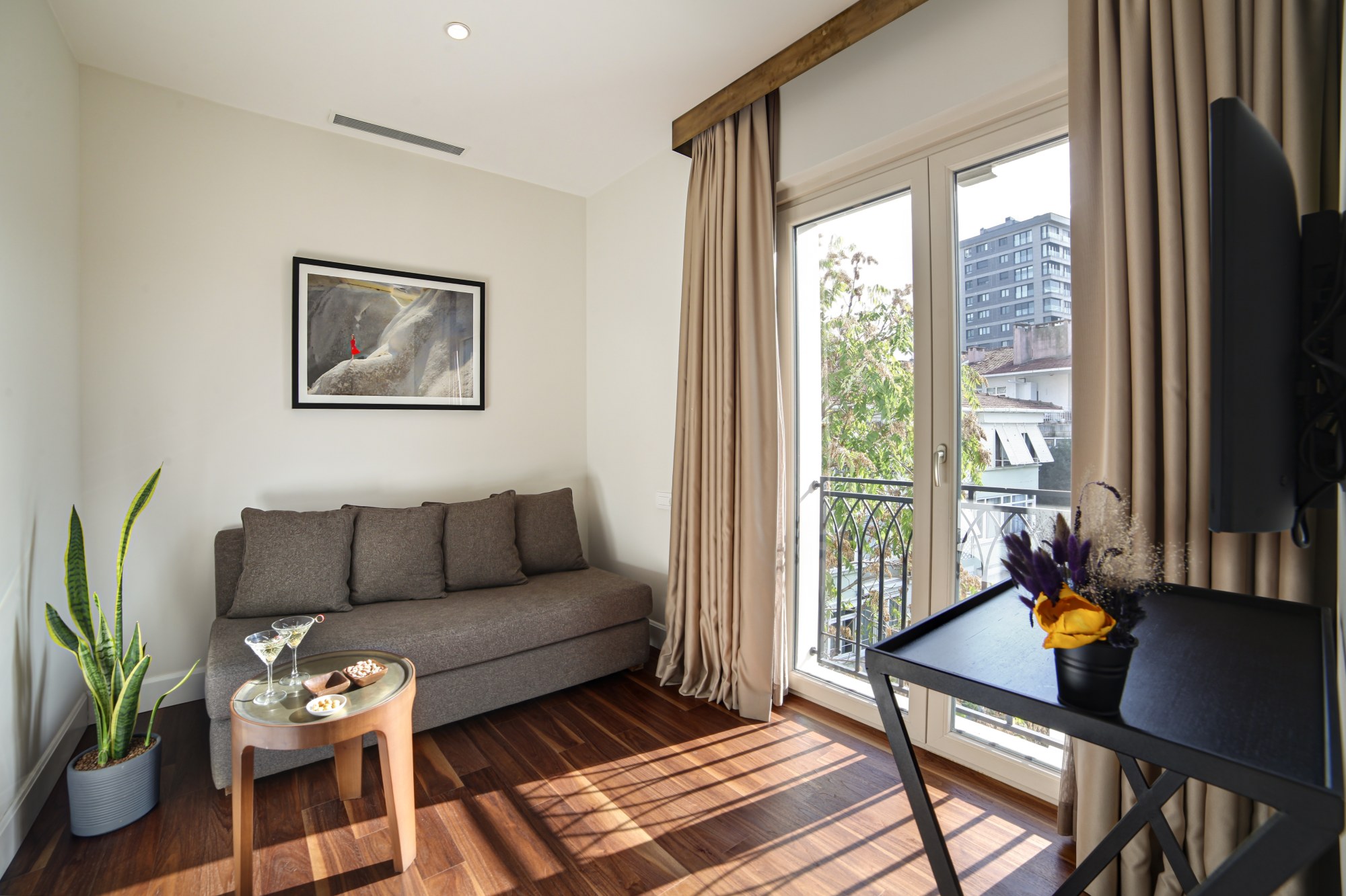 Marina Suite 4