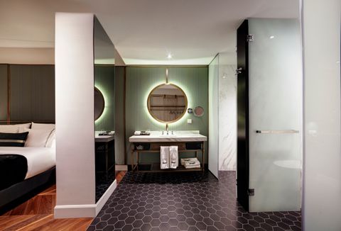 Marina Deluxe Room 4